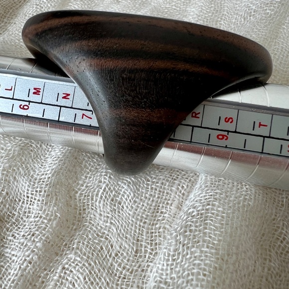 Sculptural Ebony Wood & Mother-of-Pearl Statement Ring Sz 7.5 Vintage NWOT - Picture 3 of 9